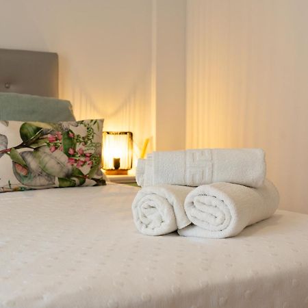 Dean Lopez Luxury Apartment Севиля Екстериор снимка