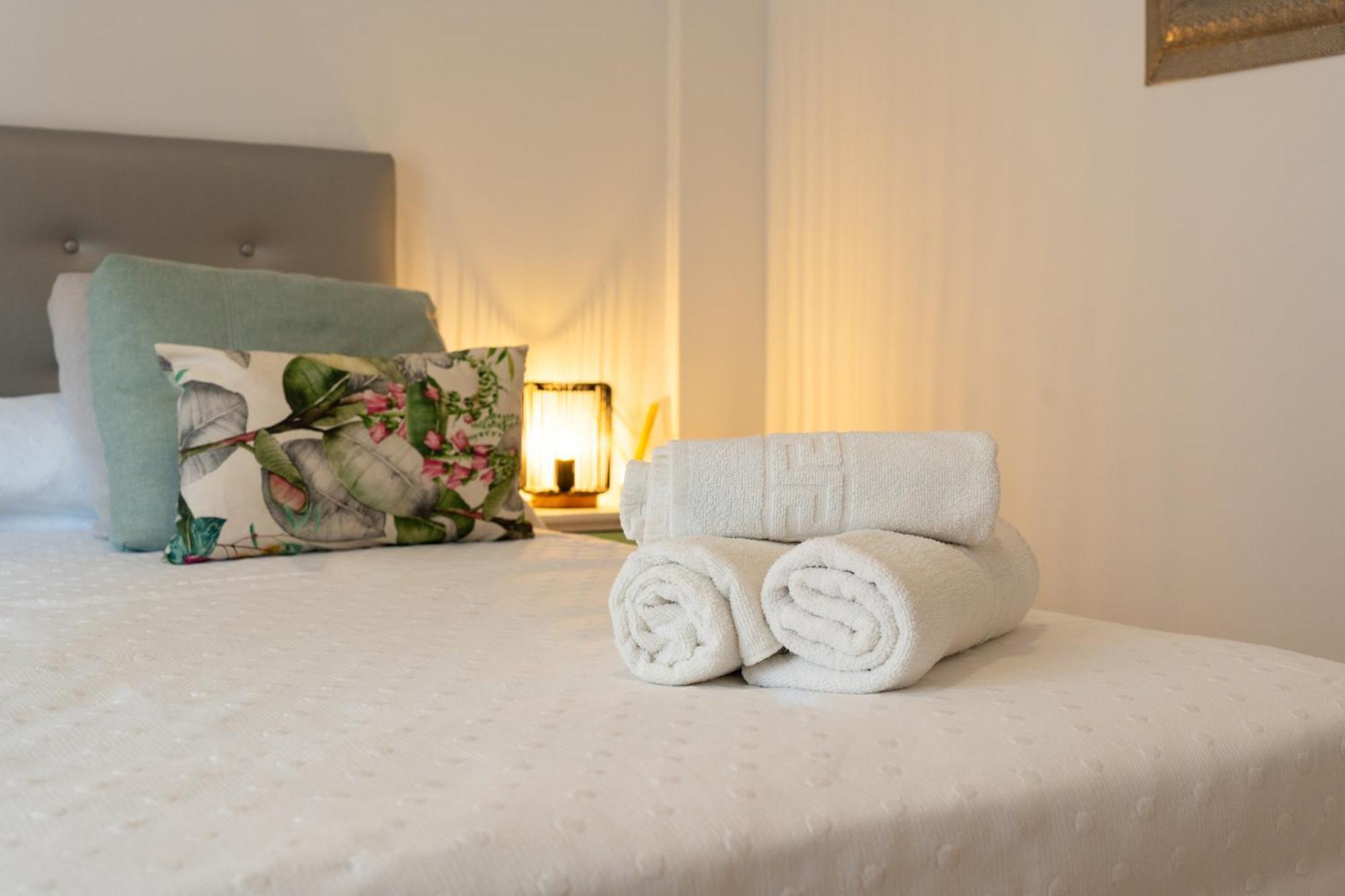 Dean Lopez Luxury Apartment Севиля Екстериор снимка
